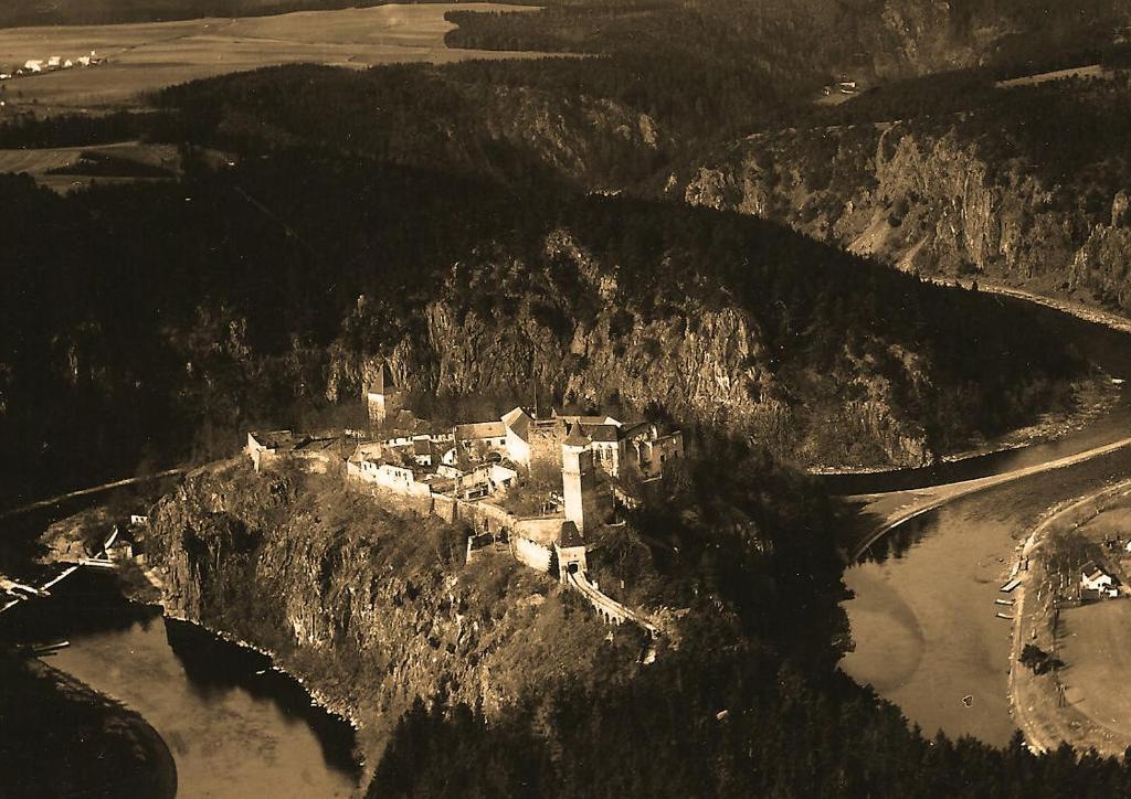 Pivovarsky Dvur Zvikov Zvikovske Podhradi Luaran gambar